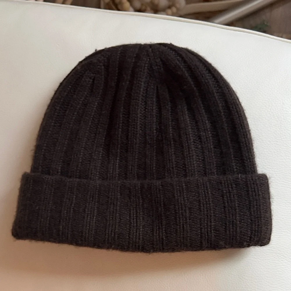 Almada the Label brown beanie great condition - Picture 4 of 10